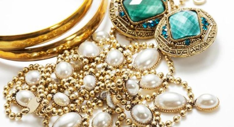 7 Reasons You Should Stock More Sterling Silver Jewelry